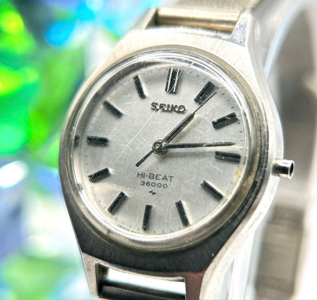Non-working SEIKO ladies’ wristwatch, hand-wound, vintage.