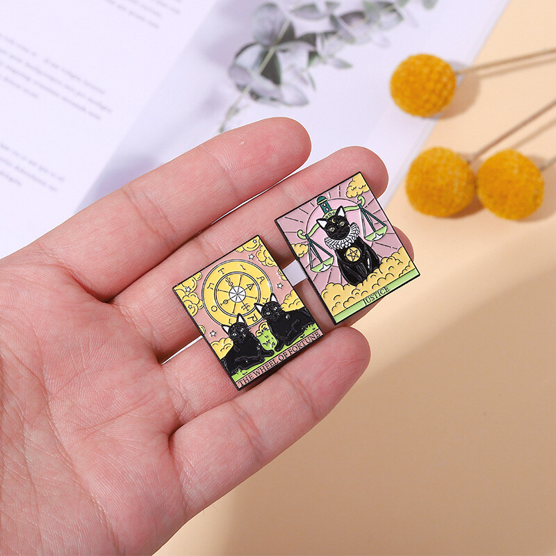 Badge^^ Pins Brooch Lapel Solitaire Black Enamel brooch Tarot Hanged Cartoon Cat