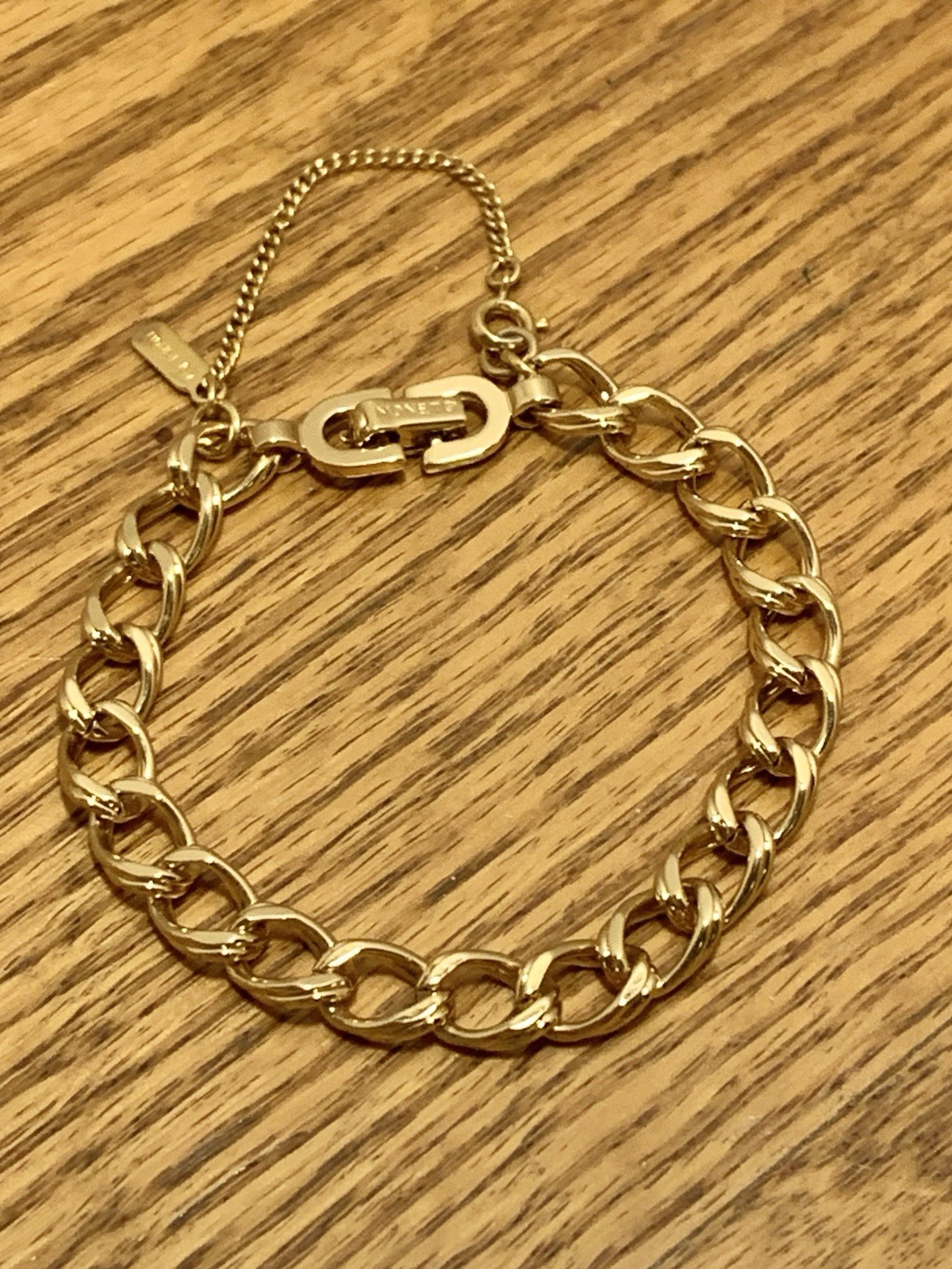 Stunning Monet Vintage Gold Tone Link Chain Bracelet With Safety Chain
