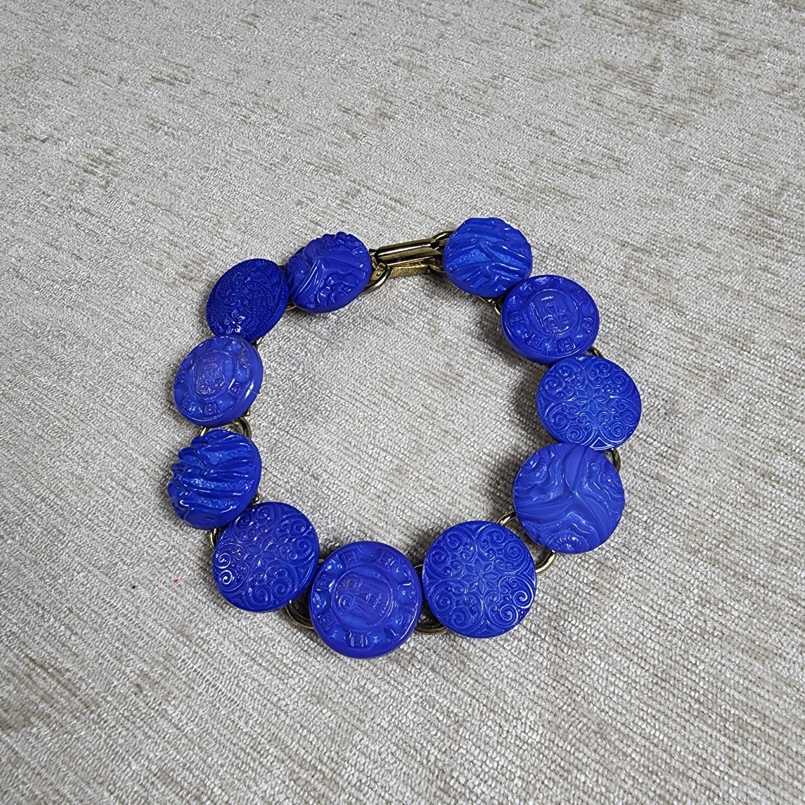 Vintage Button Blue Glass Detailed Image Embossed Bracelet Brass Links 7.5″