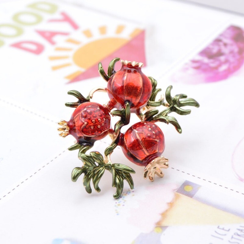 Cute Red Pomegranate Brooch Autumn Fruit Pin Enamel Brooches For Children GIft