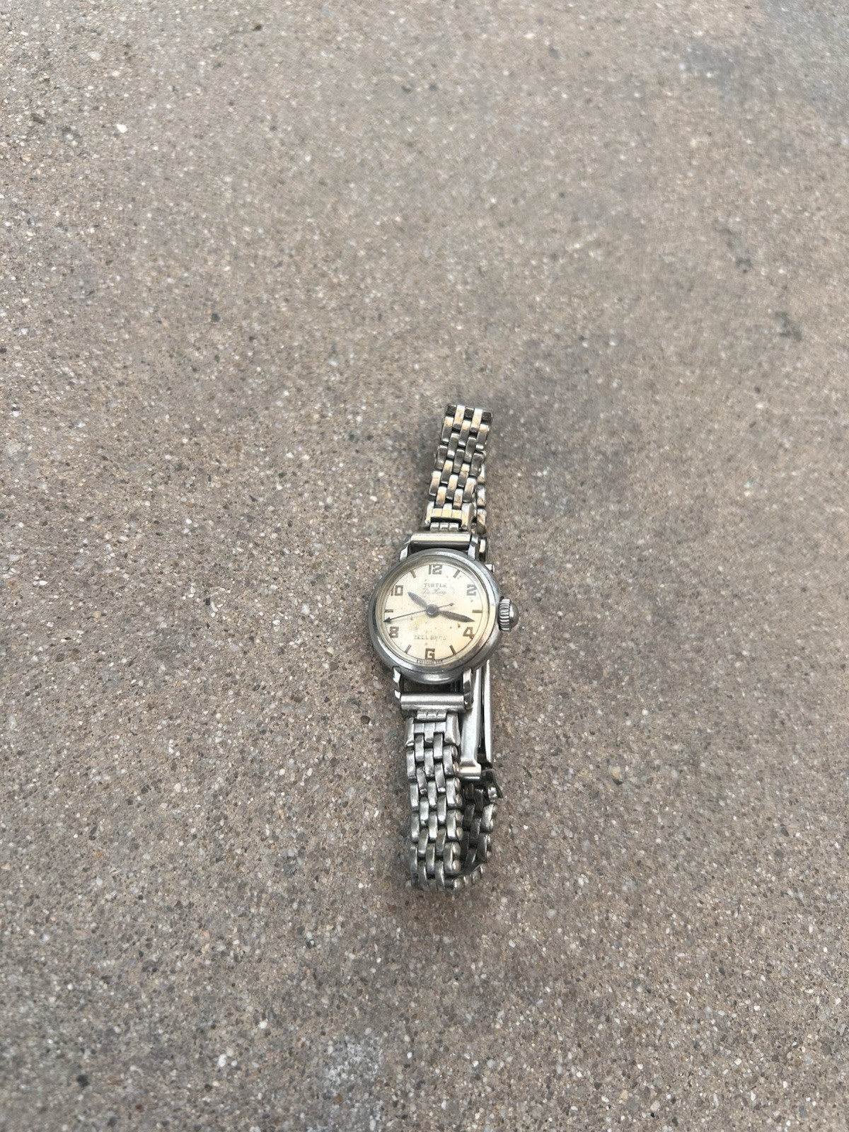 Vintage JUVENIA Ladies’ Hand-Wound Watch Working Condition Engraved By Kreisler