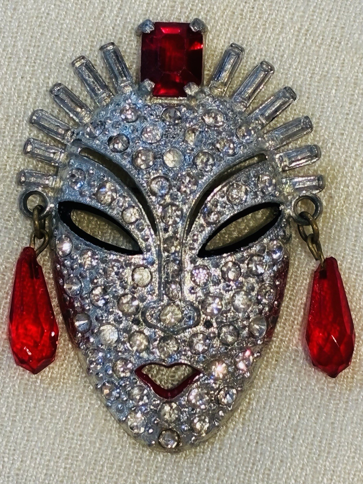 Vintage Reinad Pot Metal Crystal Rhinestone Princess Face Mask Brooch Pin