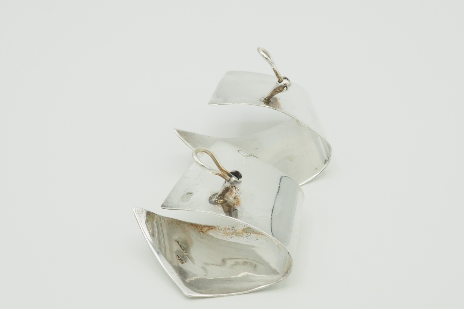 VTG Susan Cummings sterling silver folded abstract Modern large clip on earrings