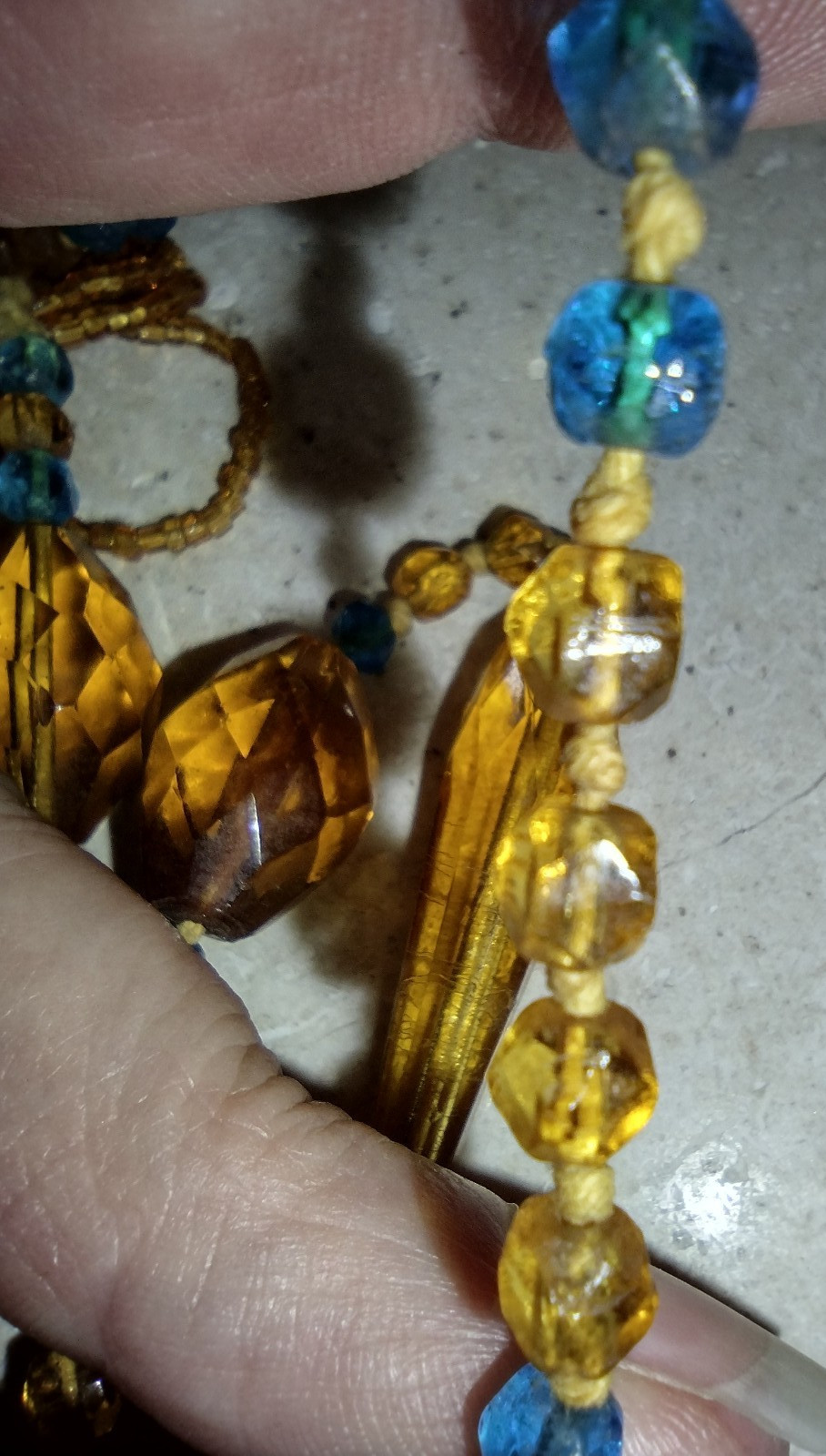 Authentic 1920s Art Deco Hand-Knotted Molded Glass Sautoir Flapper Necklace
