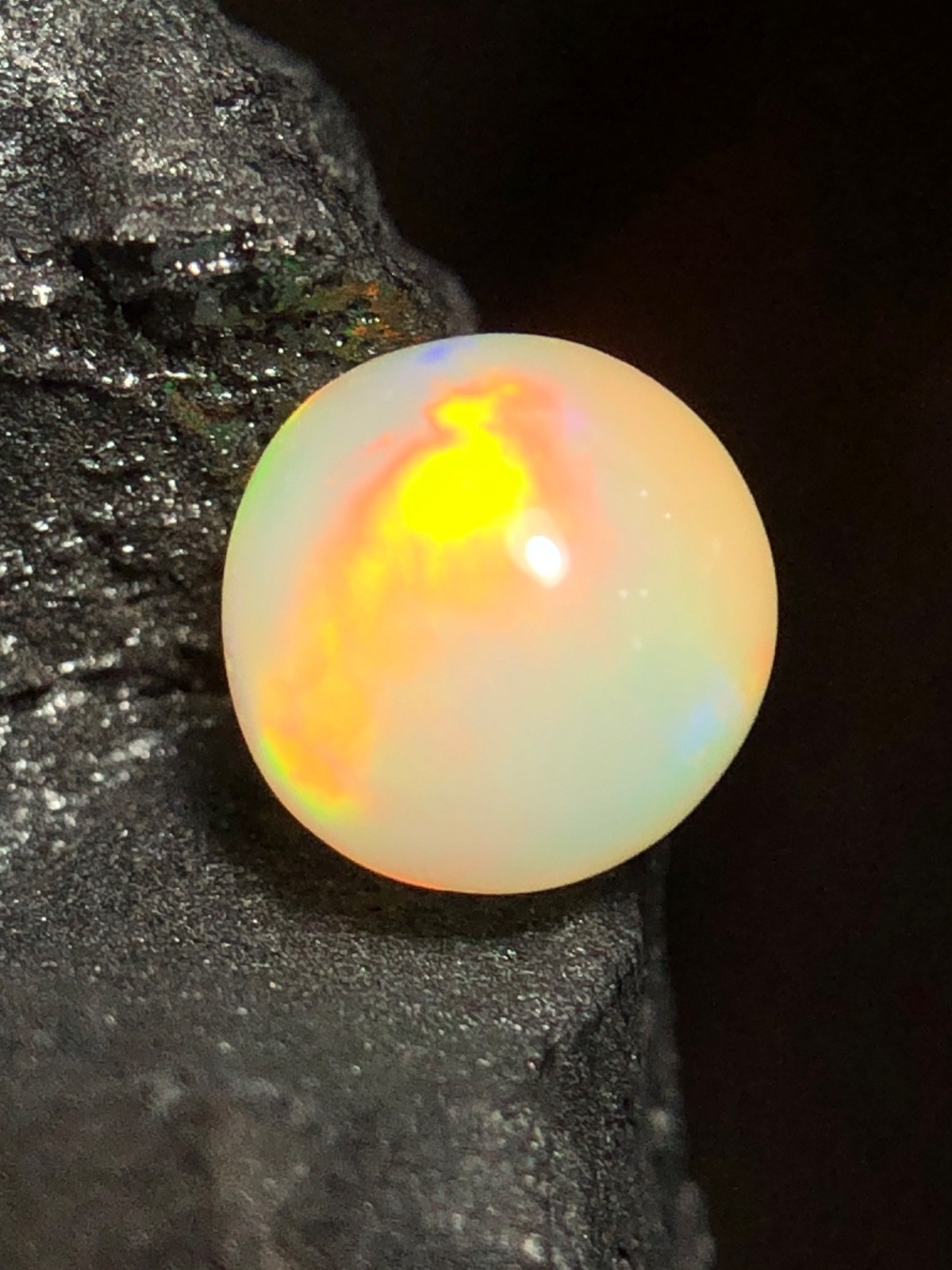 Natural White Ethiopian Opal Sphere , 6.20 MM 0.95 Ct Rainbow Fire Opal Ball