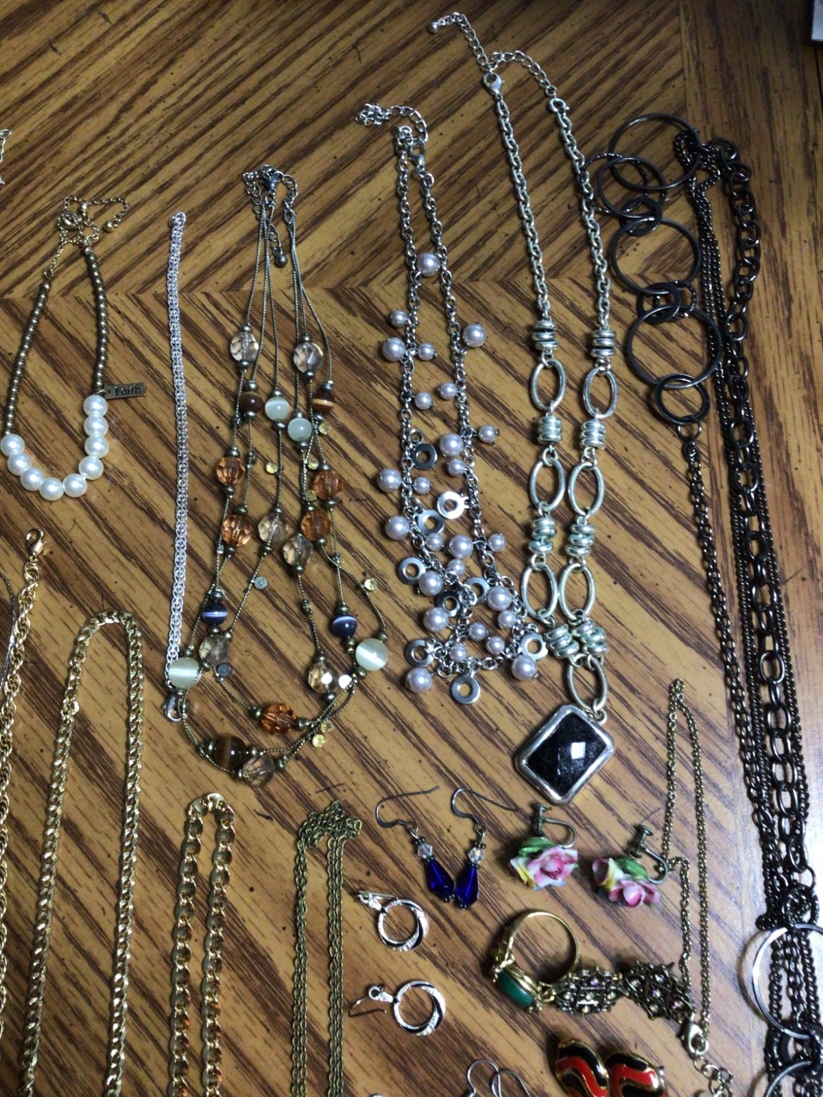Vintage Costume Jewelry Lot, Necklaces, Bracelets, Earrings, other odds and ends