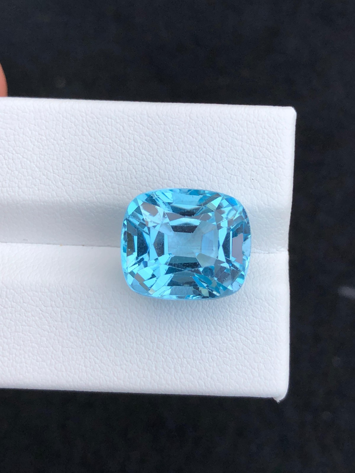 14.85 CT Beautiful Swiss Topaz Cushion shape loose Gemstone from Africa.