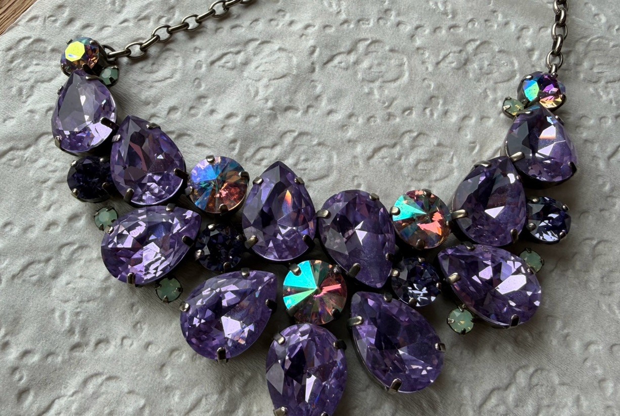 Sorrelli Dare To Pear Lavender Antique Silver Necklace EUC 💜