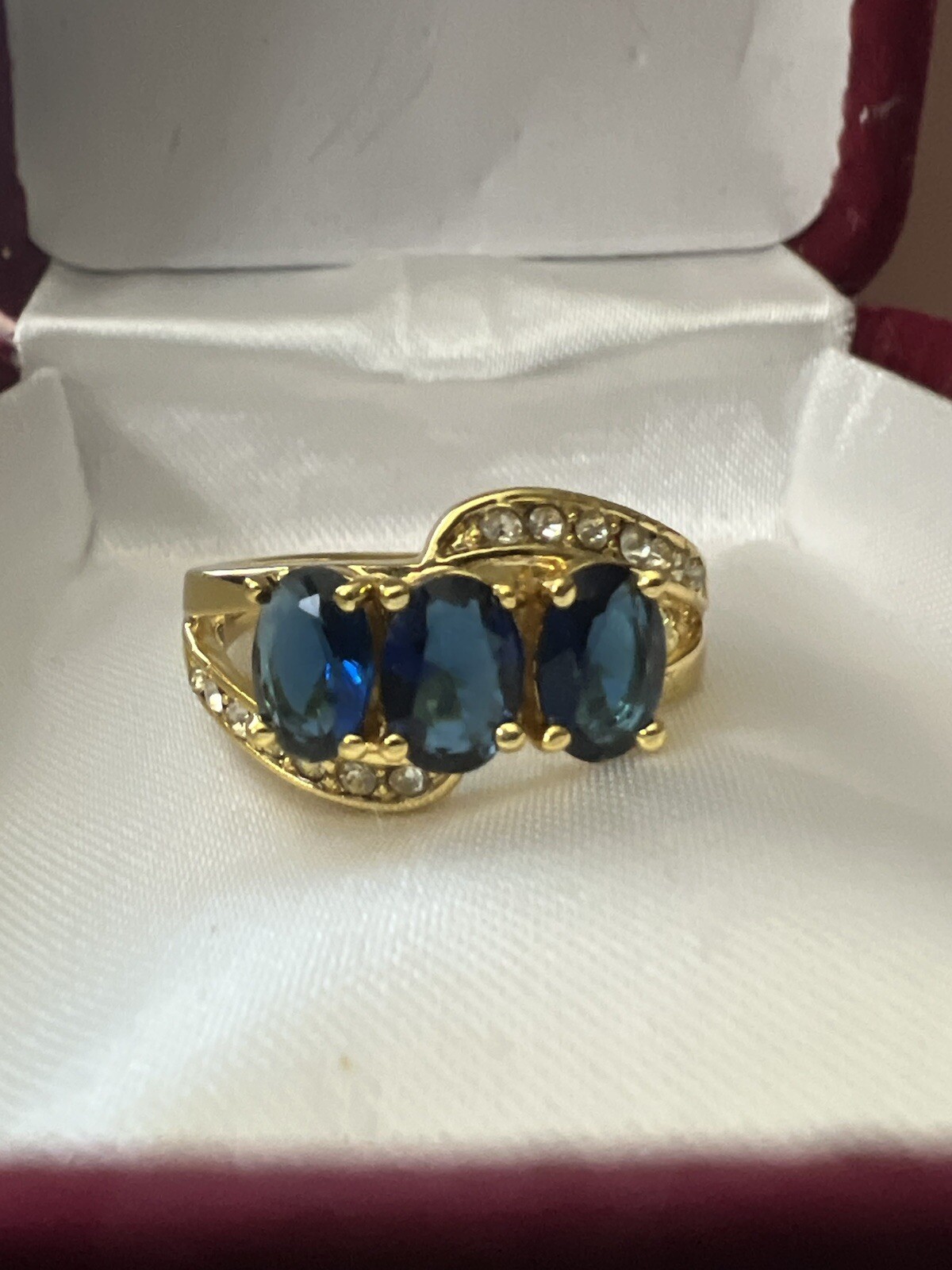 Size 8 Lab Blue 3 Sapphire Oval Ring Gold Plated Stamped 10kt