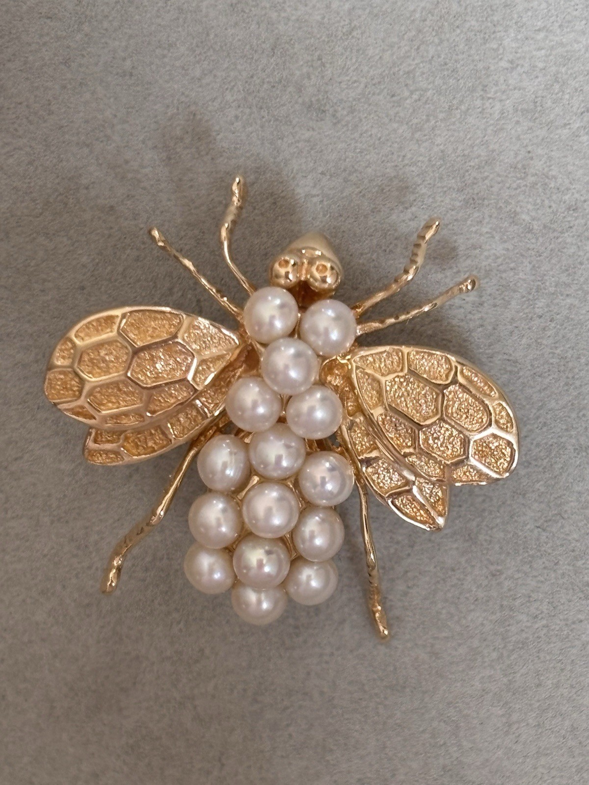 Vintage 14K Solid Yellow Gold Genuine Pearl Bee Brooch Gorgeous 5.67 Grams
