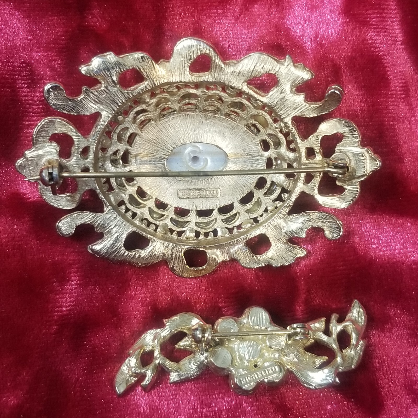 Richelieu 2 Brooch Pins 1 Large Oval & 1 Bar Pin Faux Pearls Gold Tone Vintage