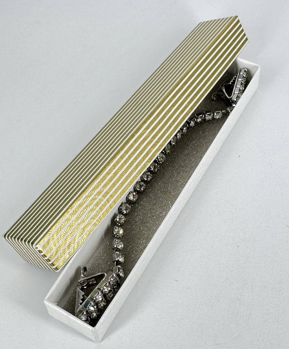 Vintage 50s 60s Sweater Clip ALL Rhinestones 6.75″ w box