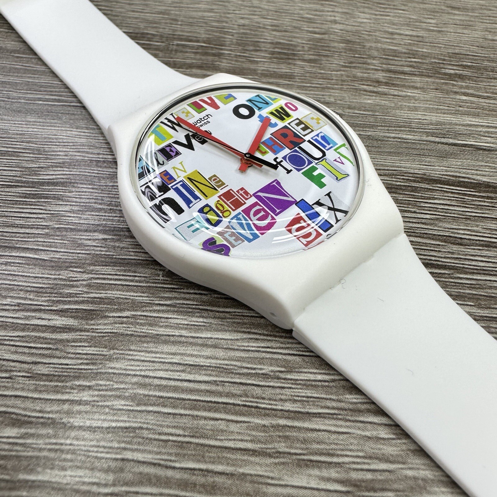 NEW✅LIMITED EDITION✅ Swatch MULTI COLLAGE White Fun 41mm Watch SUOW132