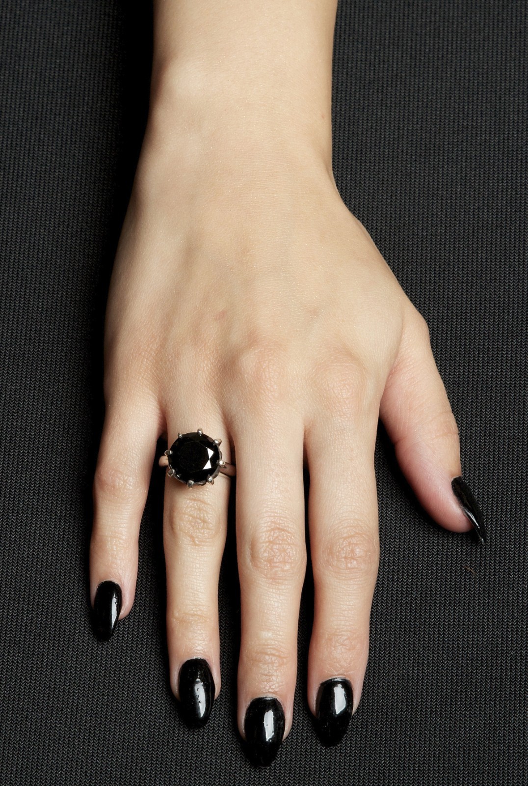 Femme Metale Engaging Jet Black CZ Solitaire Fine Sterling Silver Ring 925 5-9