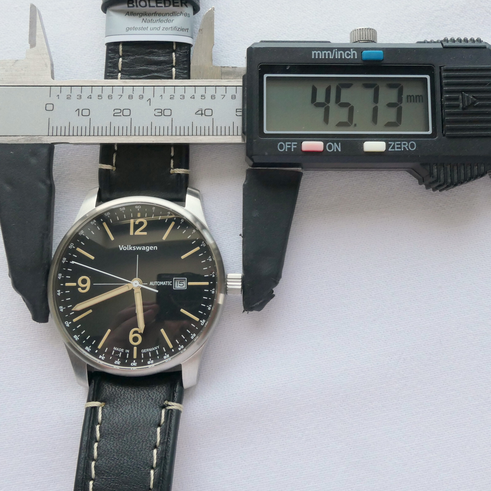 Volkwagen Classic Beetle Bug Car Accessory Aviator Pilot Driver Automatic Watch