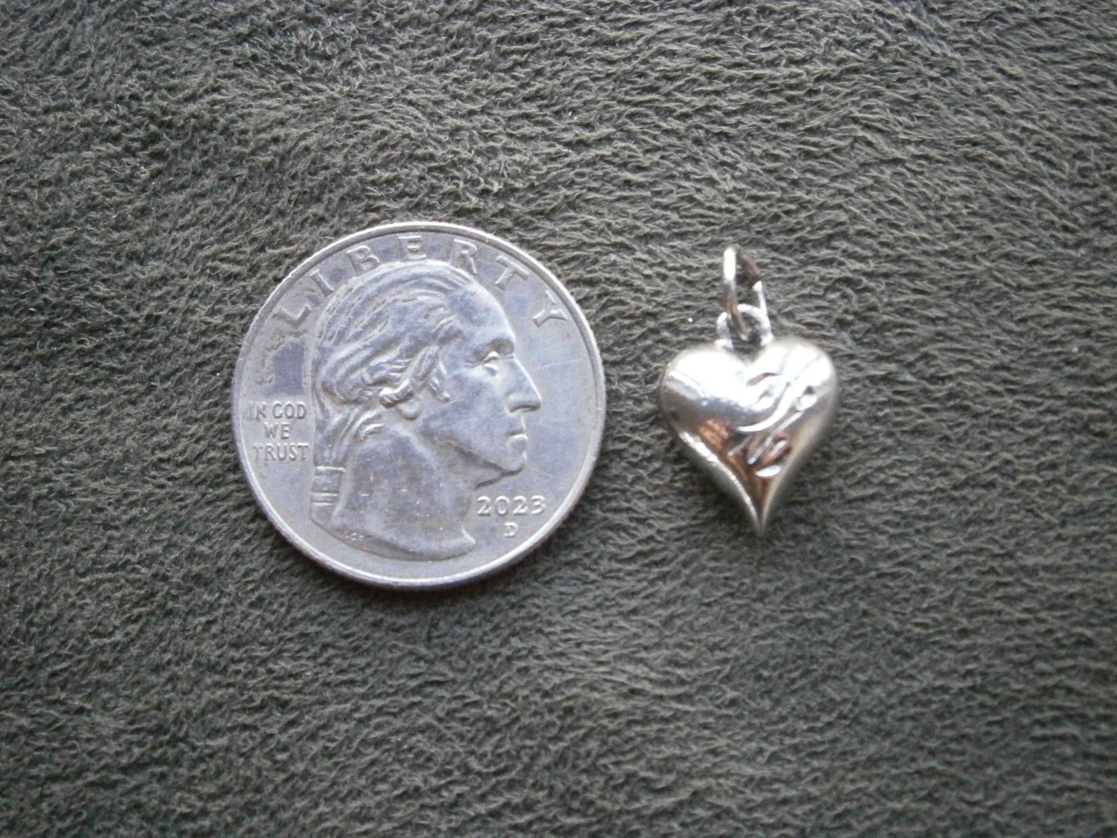Engraved Heart Double-Sided Vintage Silvertone Bracelet Charm Pendant 3.0g