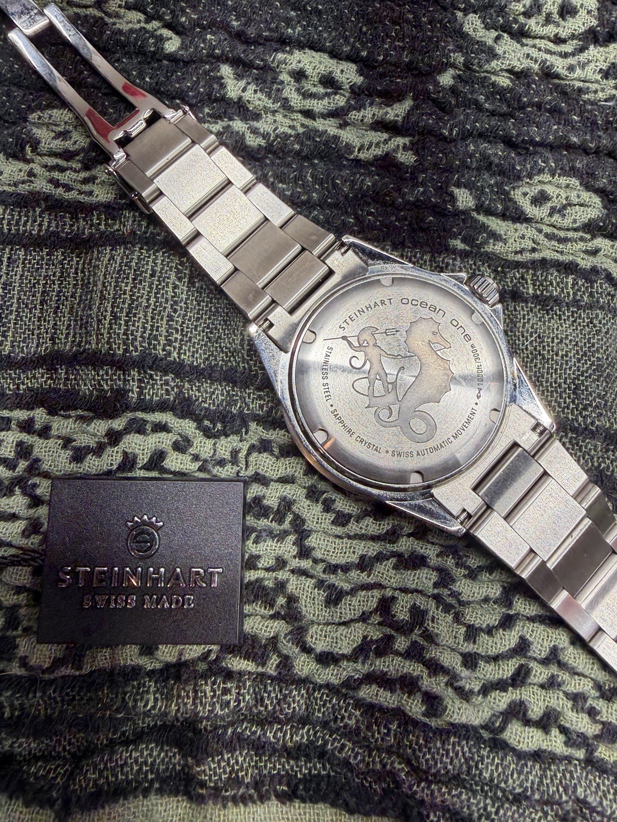 Steinhart Ocean One Automatic Diver 300m “Vintage Red”