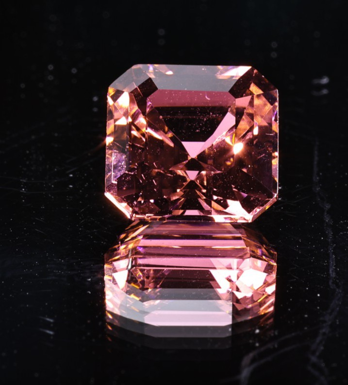 Laser crystal ErYAG Missile probe Asscher synthetic gemstone fluorescence 8.05CT