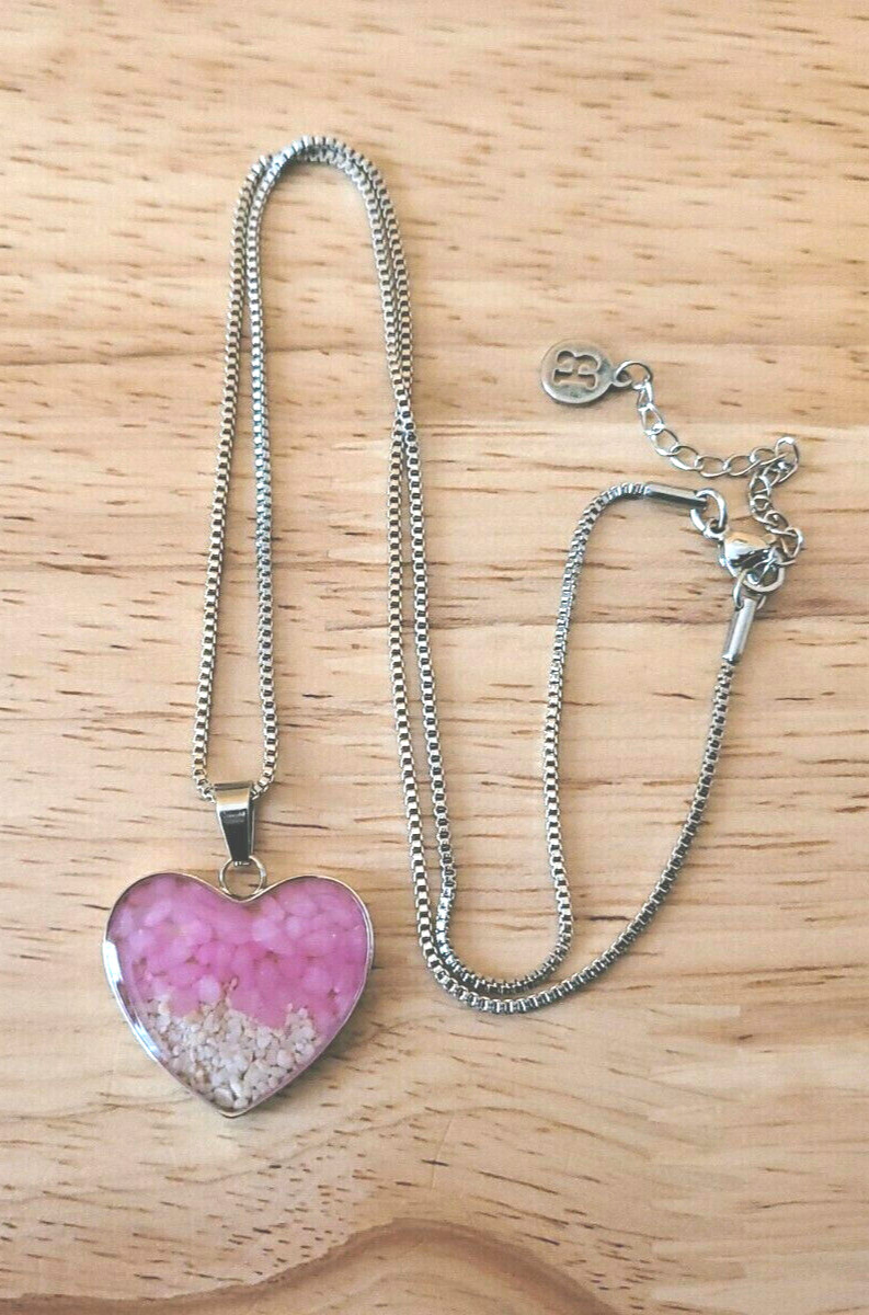 💖PINK PEBBLES WITH WHITE SAND HEART SHAPED PENDANT AND NECKLACE