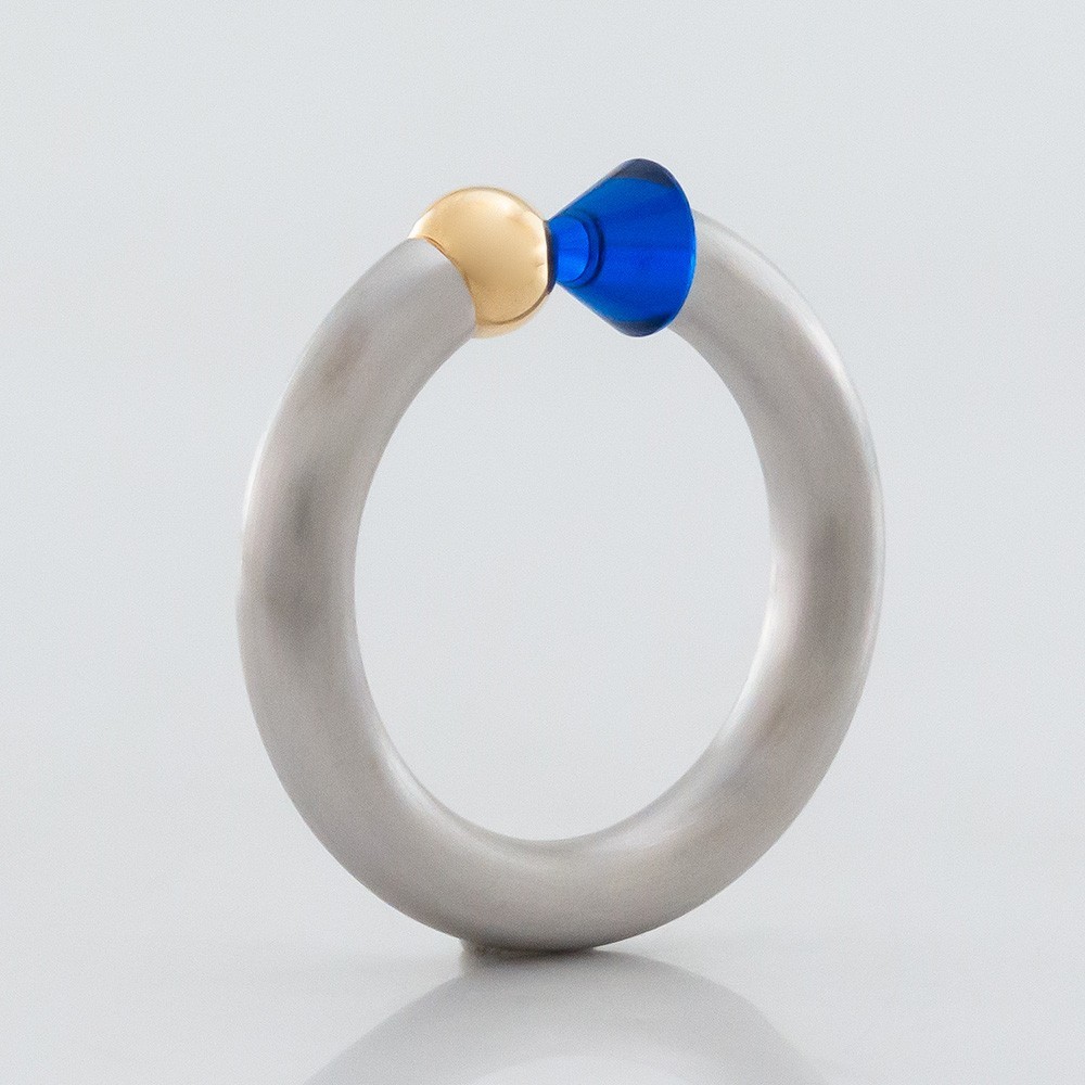 BUNZ Ring – 1 Blue Stone, Synthetically Made – 950 Platinum – Gold Ball
