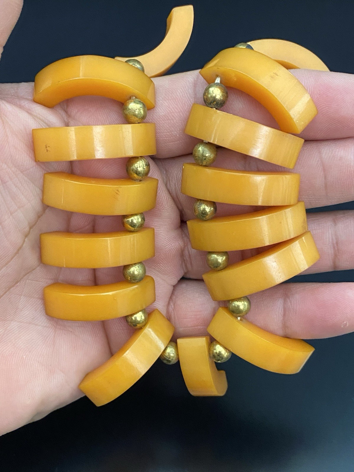 VTG Egg Yolk Butterscotch Amber Bakelite Fringe Style 20″ Bib Necklace 56.0g
