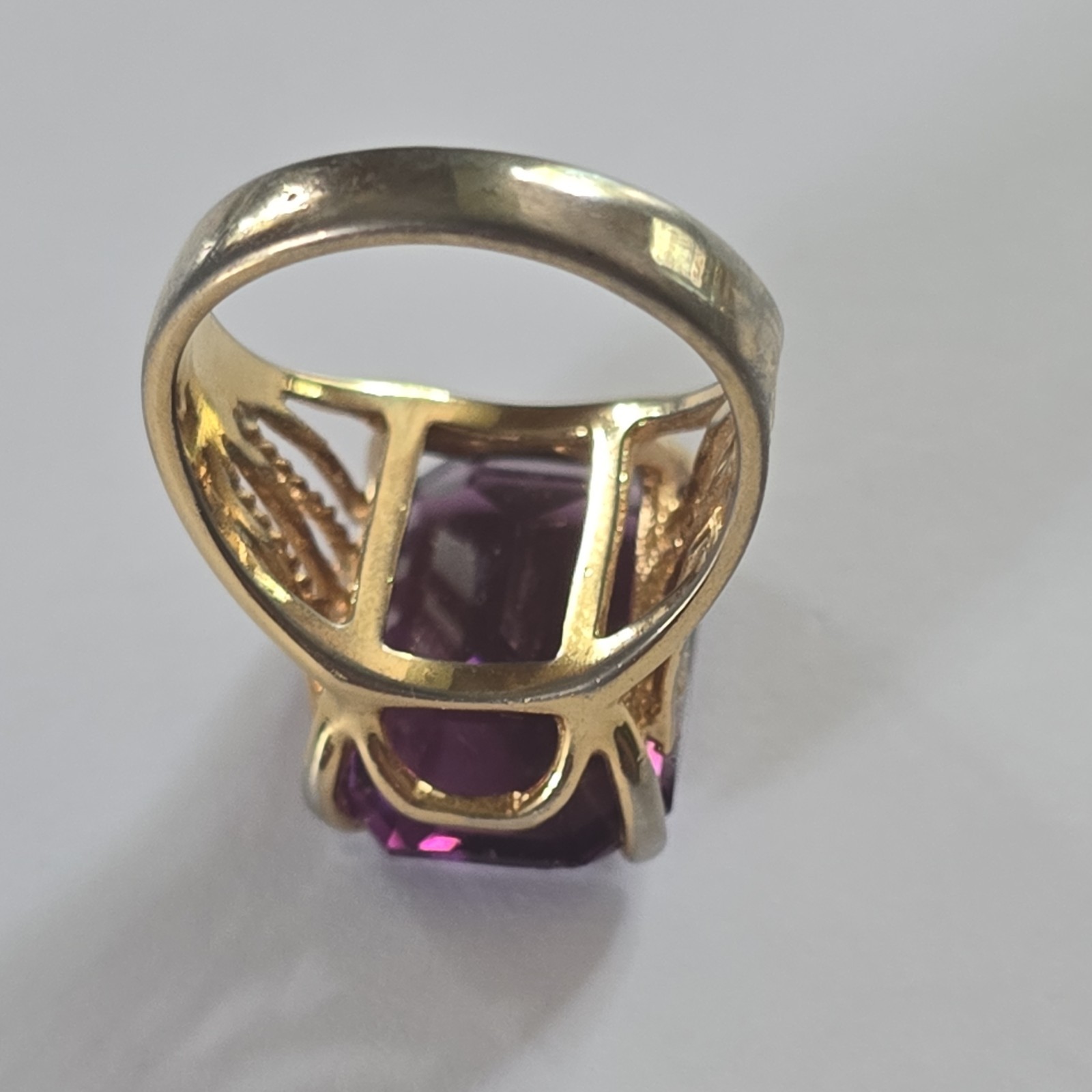 Vintage 18K HGE Gold Plated Purple Crystal In Bold Statement Ring sz 8.25