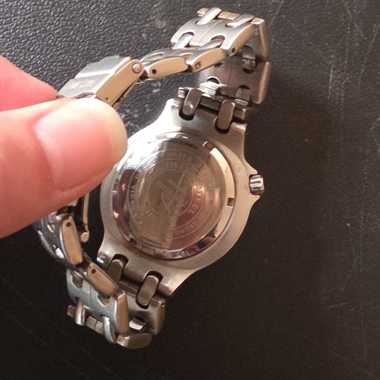 VNTG!! Freestyle Shark Tide Watch, Water Resistant 660ft, works, needs battery