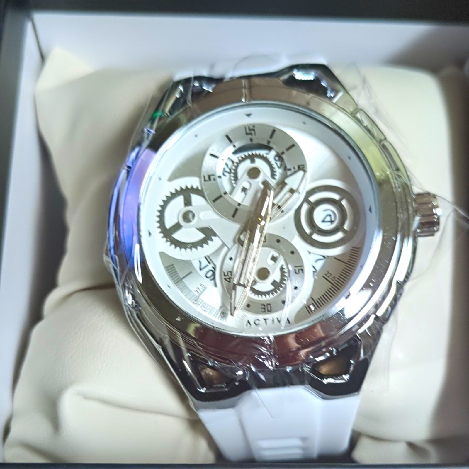 Activa Unisex Quartz Analog Watch White Dial White Rubber Strap w/Box