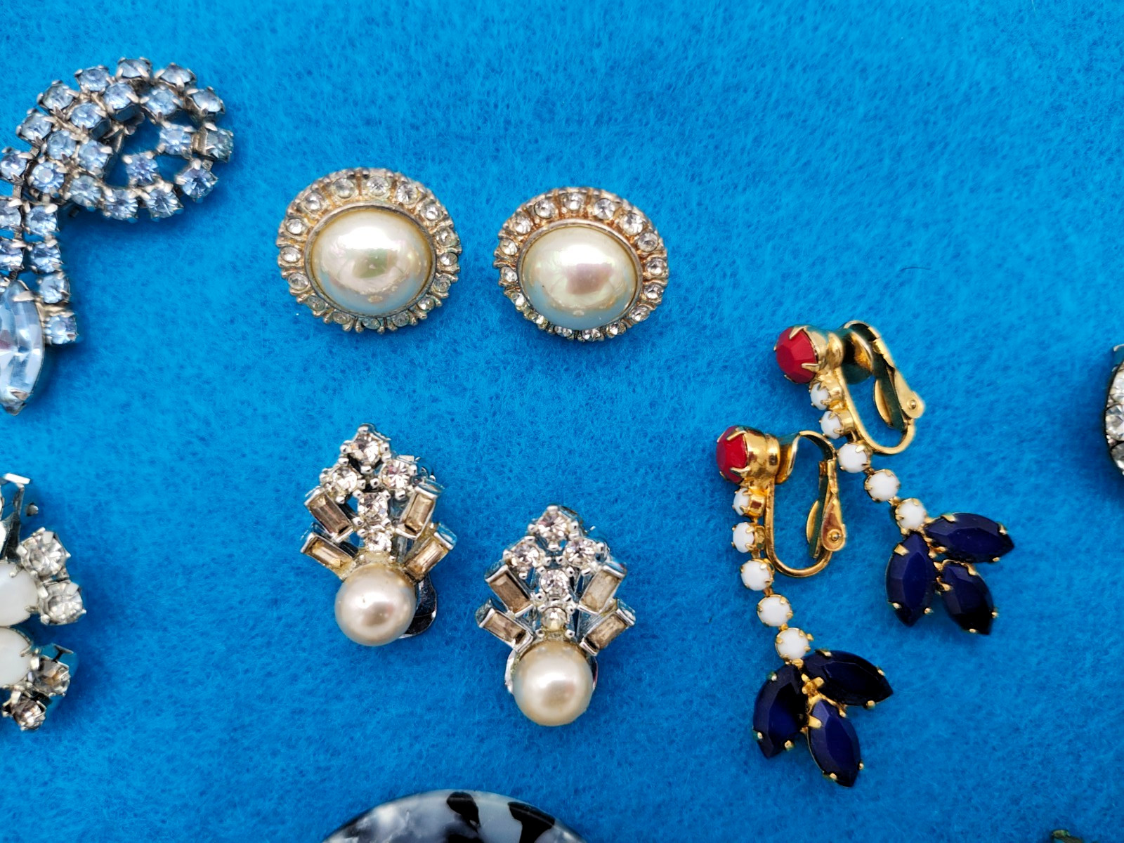 Lot of 14 Pairs Vintage Retro Silver Tone Pearl RHINESTONE EARRINGS Clip Post