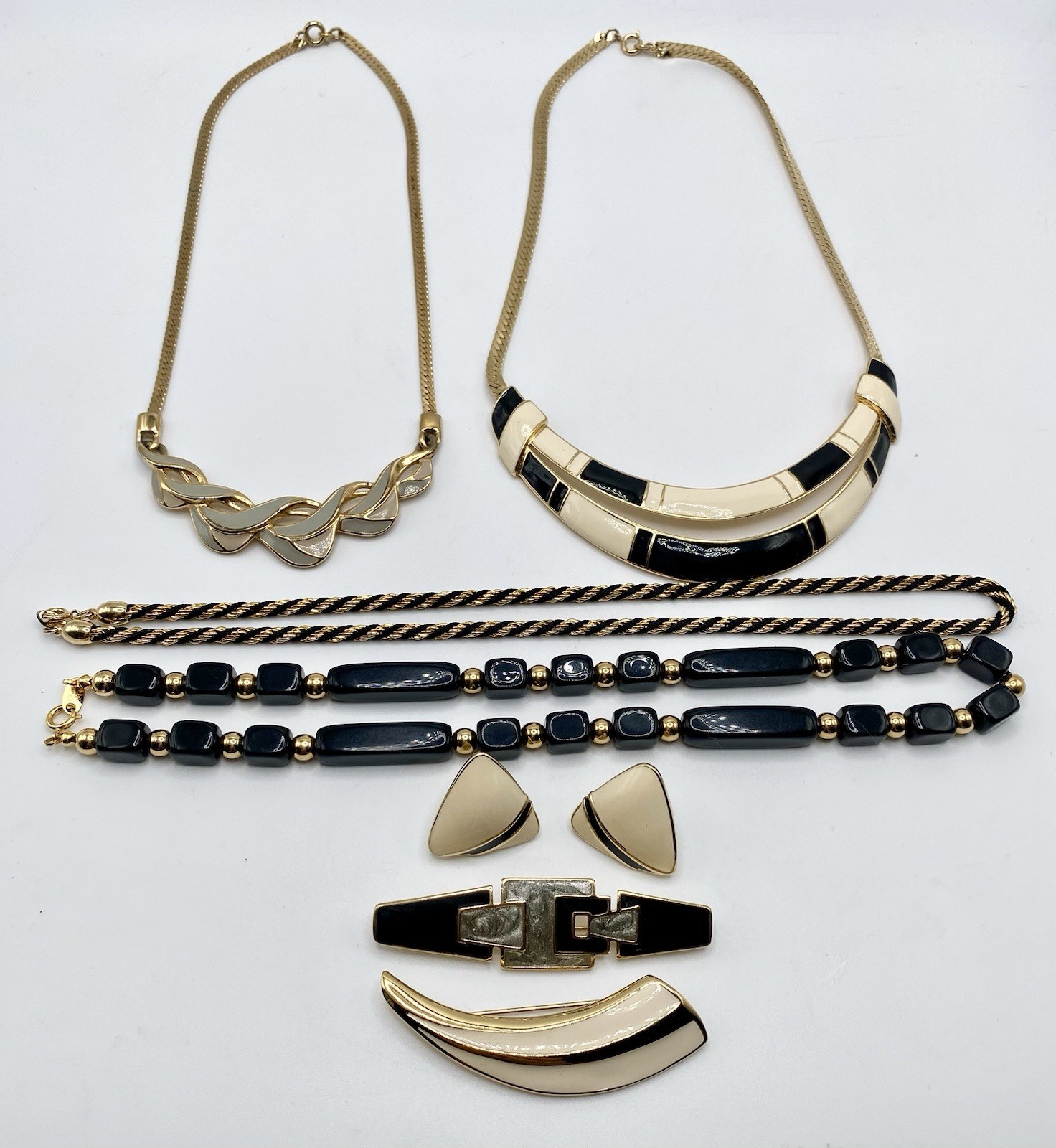Signed Vintage Trifari Park Avenue Noir 7 Pc Power Era Black Cream Jewelry