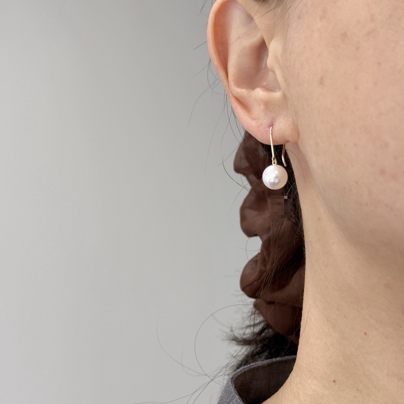 AAA 8.7mm Round White Japanese Akoya pearl Earrings 10K Solid Yellow Gold, 0.9″