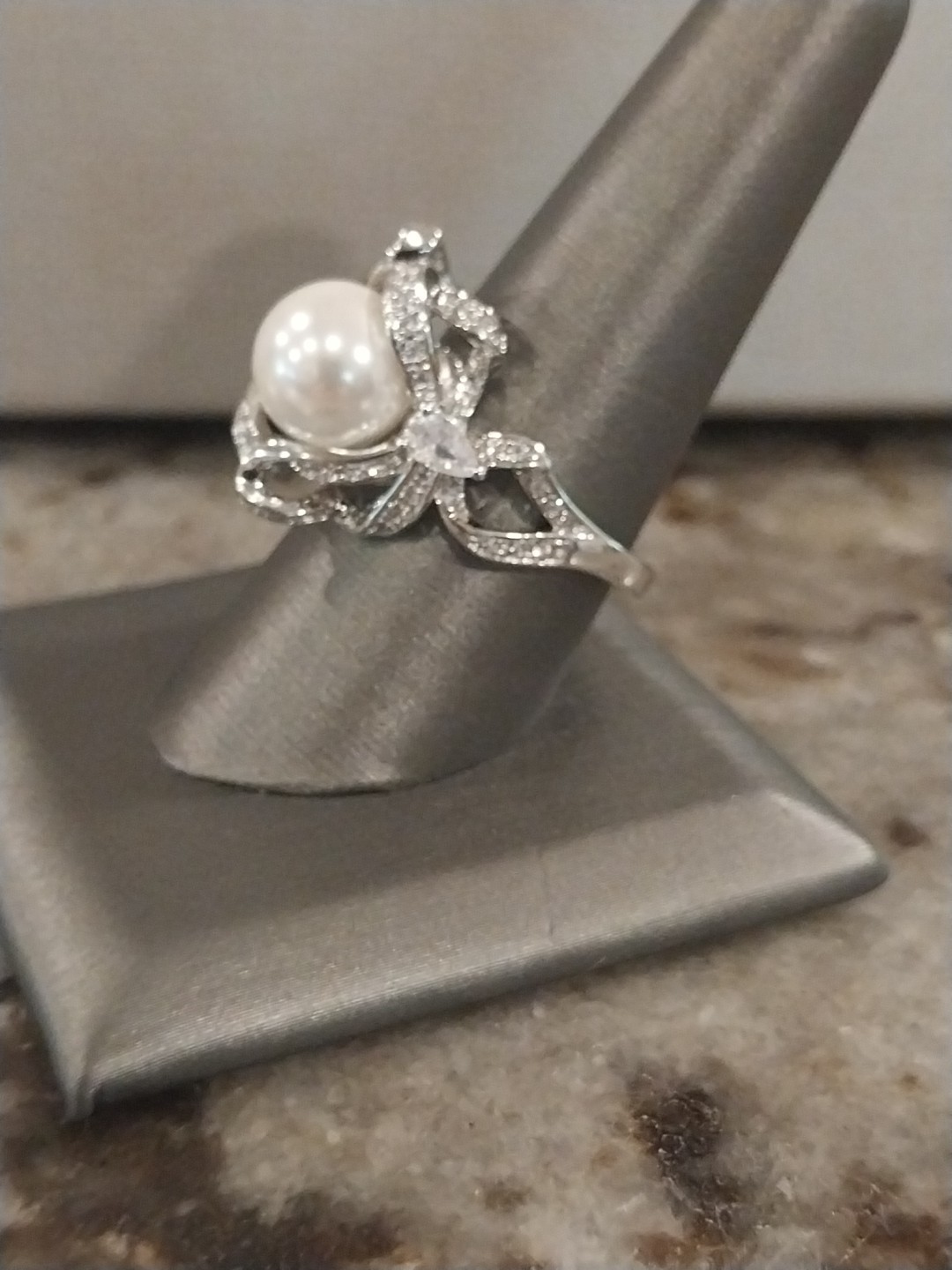White Shell Pearl, Simulated Diamond Ring in Silvertone (Size 9.0) 1.10 ctw