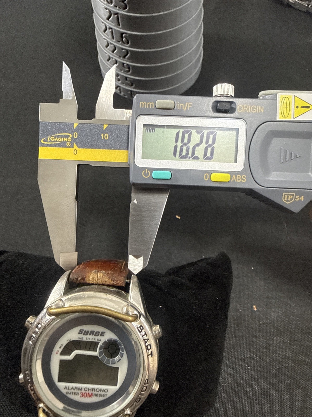 VINTAGE 80s G.I.I. SURGE WATCH SURM1558 RARE!! GLO WORKS! NEW BATTERY! (B23)
