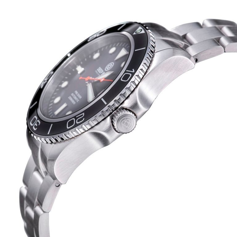PRO DIVER 200 WHITE MOTHER OF PEARL DIAL 42.5MM AUTOMATIC BRACELET DIVE WATCH