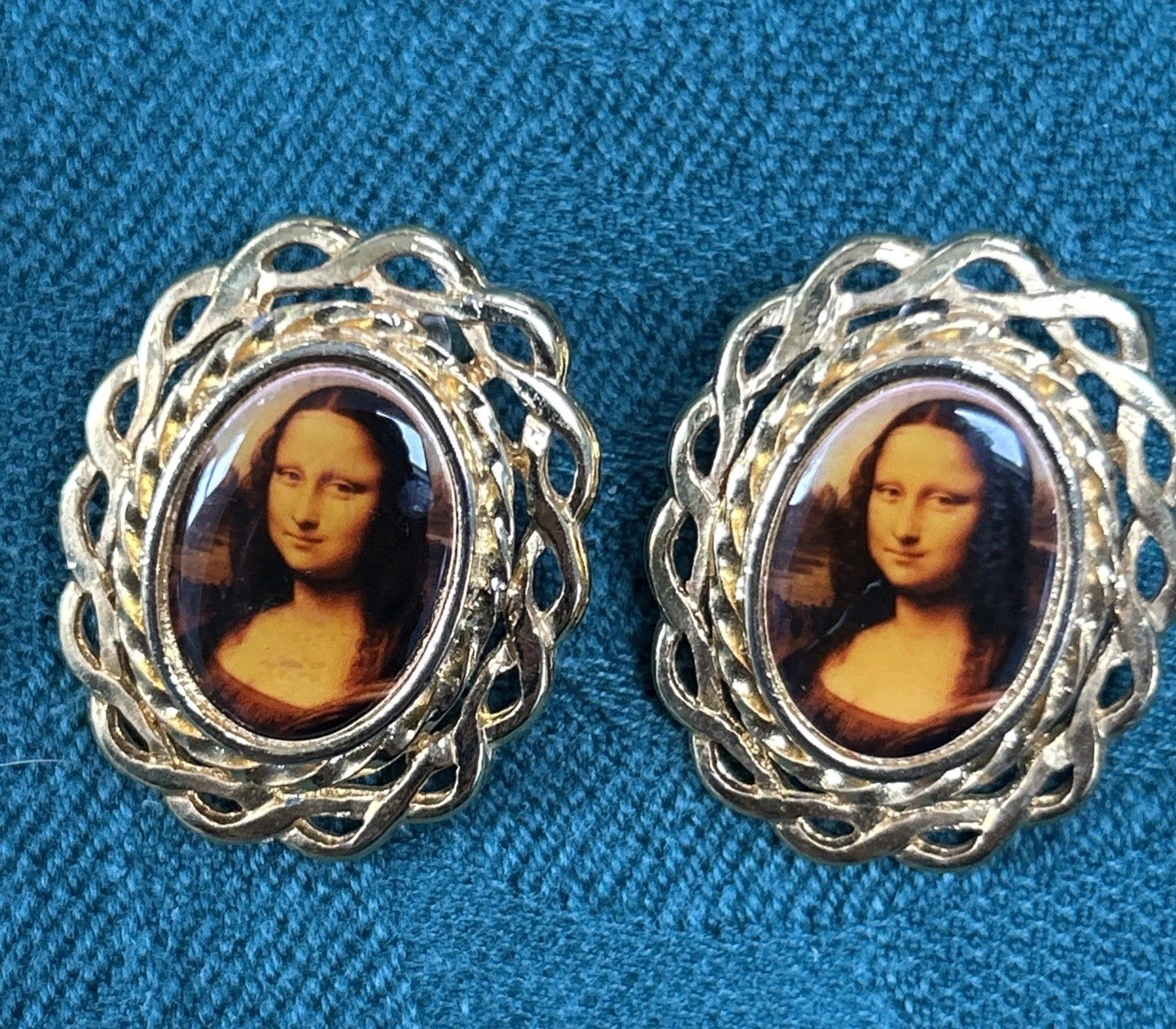 Vintage Mona Lisa Earrings Gold Tone Brass Posts Pierced 1”