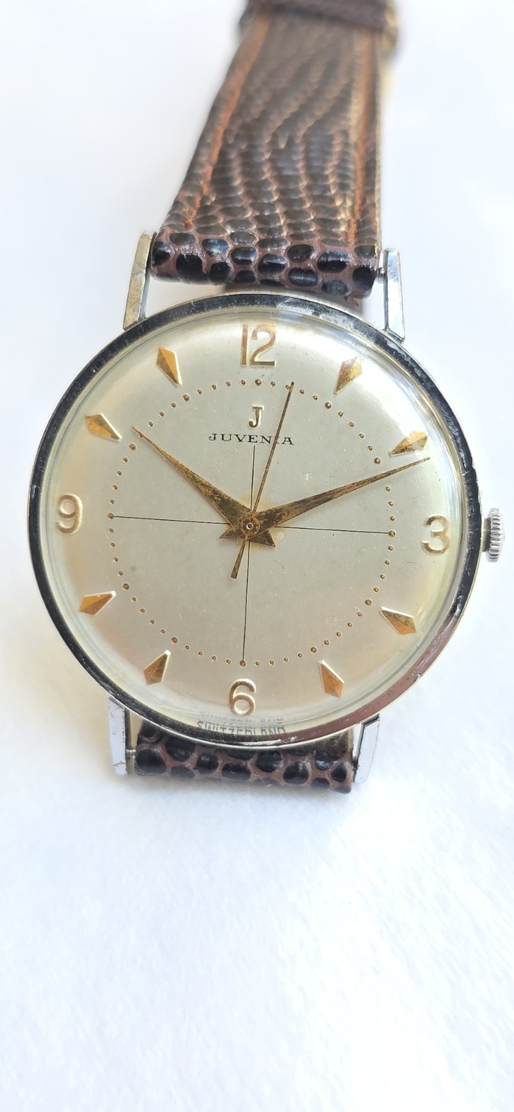 Vintage 1960’s Juvenia Cal. 612 Crosshair Dial Men’s 33mm Manual Wind Watch