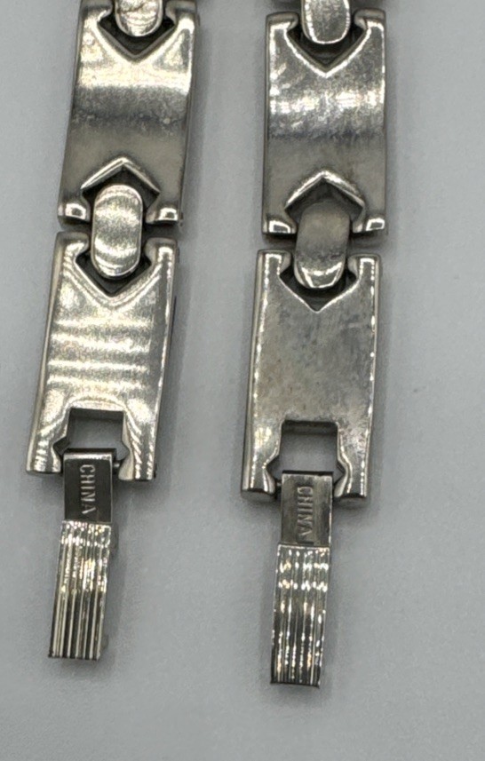 Vintage Alto Ladies Watch Bracelet Set Silver and Green Band New Battery Works