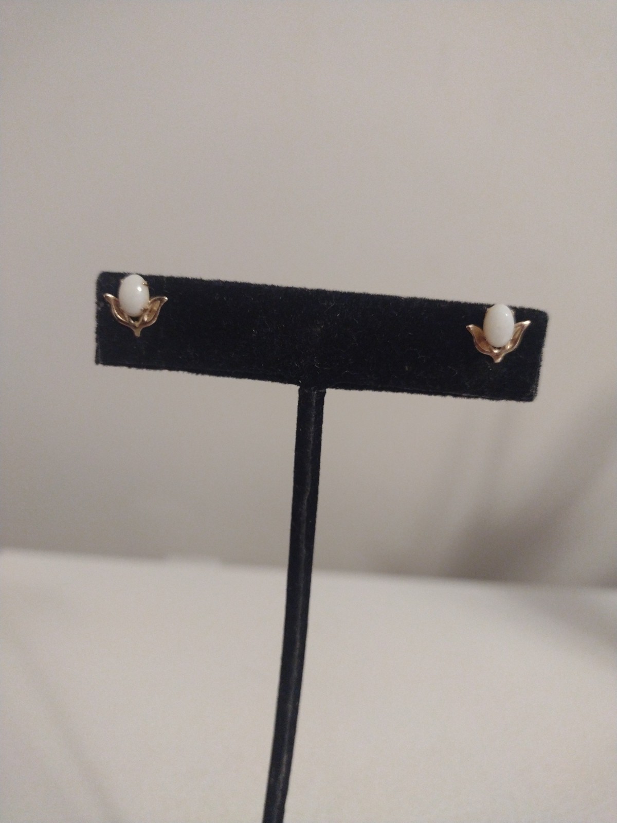 Vintage 14k Yellow Gold Genuine Fire Opal Tulip Earrings MTS Max Jewelry 0.5g