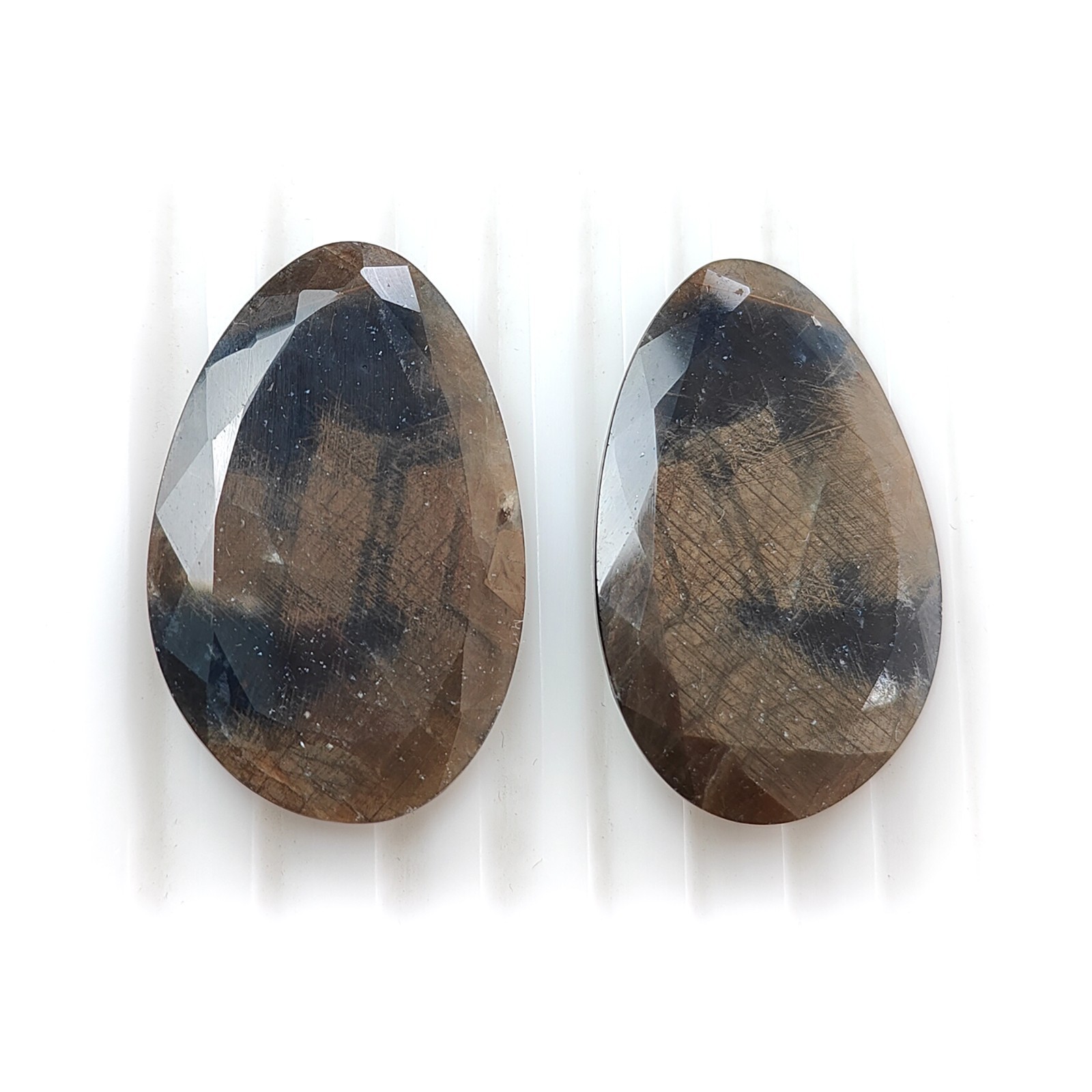 89.40cts Natural Chocolate Sapphire Gemstone Fancy Faceted Cut 36*23mm Pair