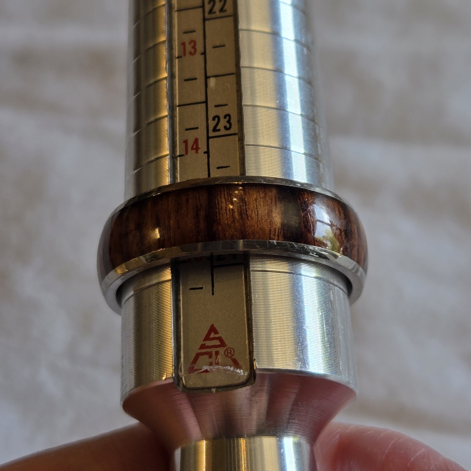 Mens Titanium & Wood Grain Design Ring Lightweight Sz 14.5