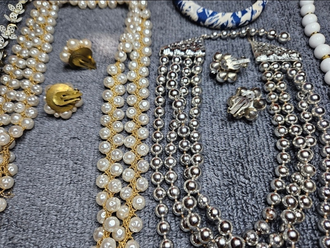 Mixed Jewelry lot of 12 Vintage and modern Some marked Estate Sale Find
