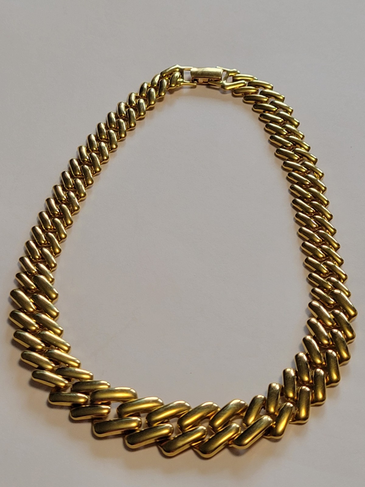 Vtg Napier Gold-Tone Box Chain Collar Necklace Fold-Over Clasp