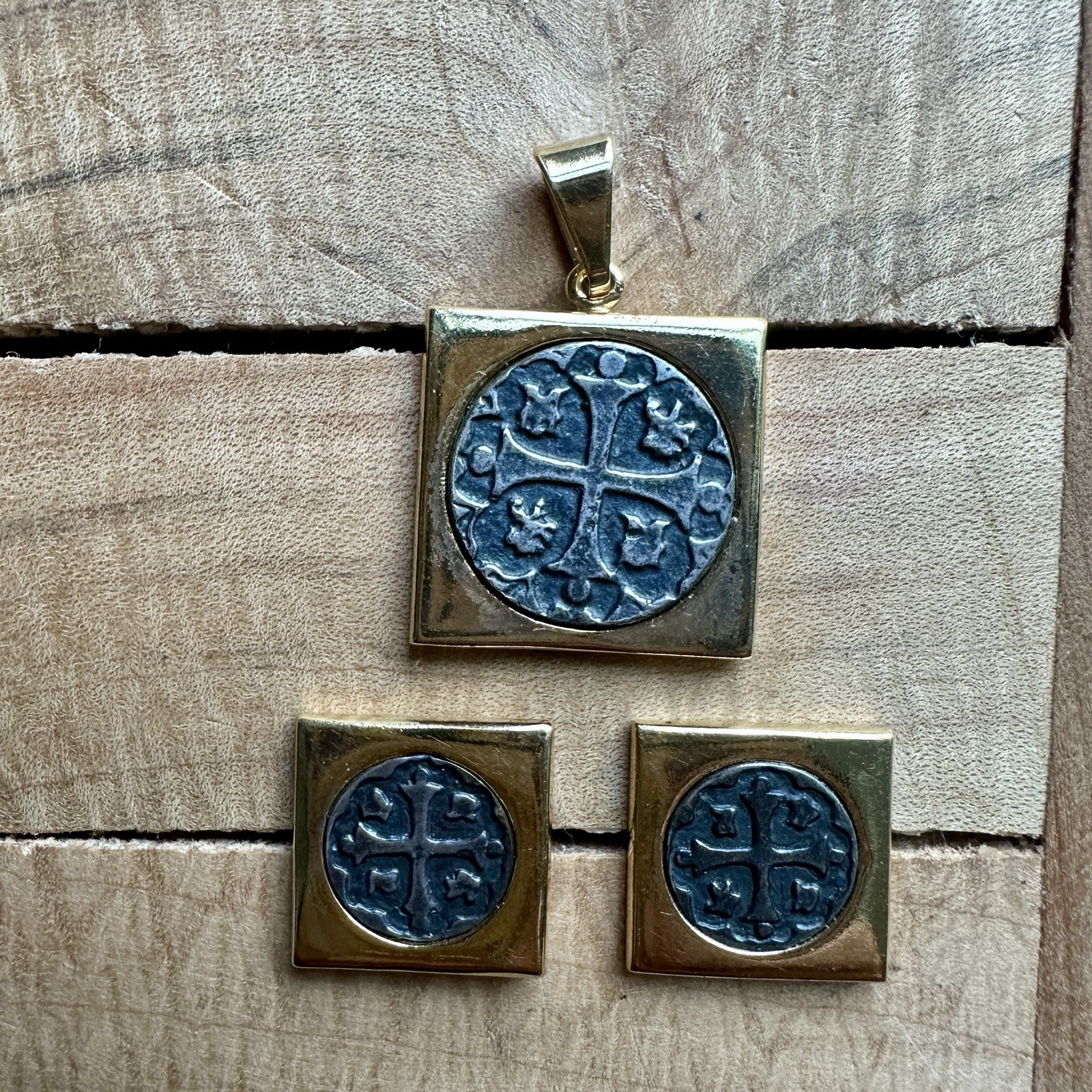 Replica Spanish Atocha Shipwreck Coin Pendant 1.2 Inch Match Earrings Gold Plate