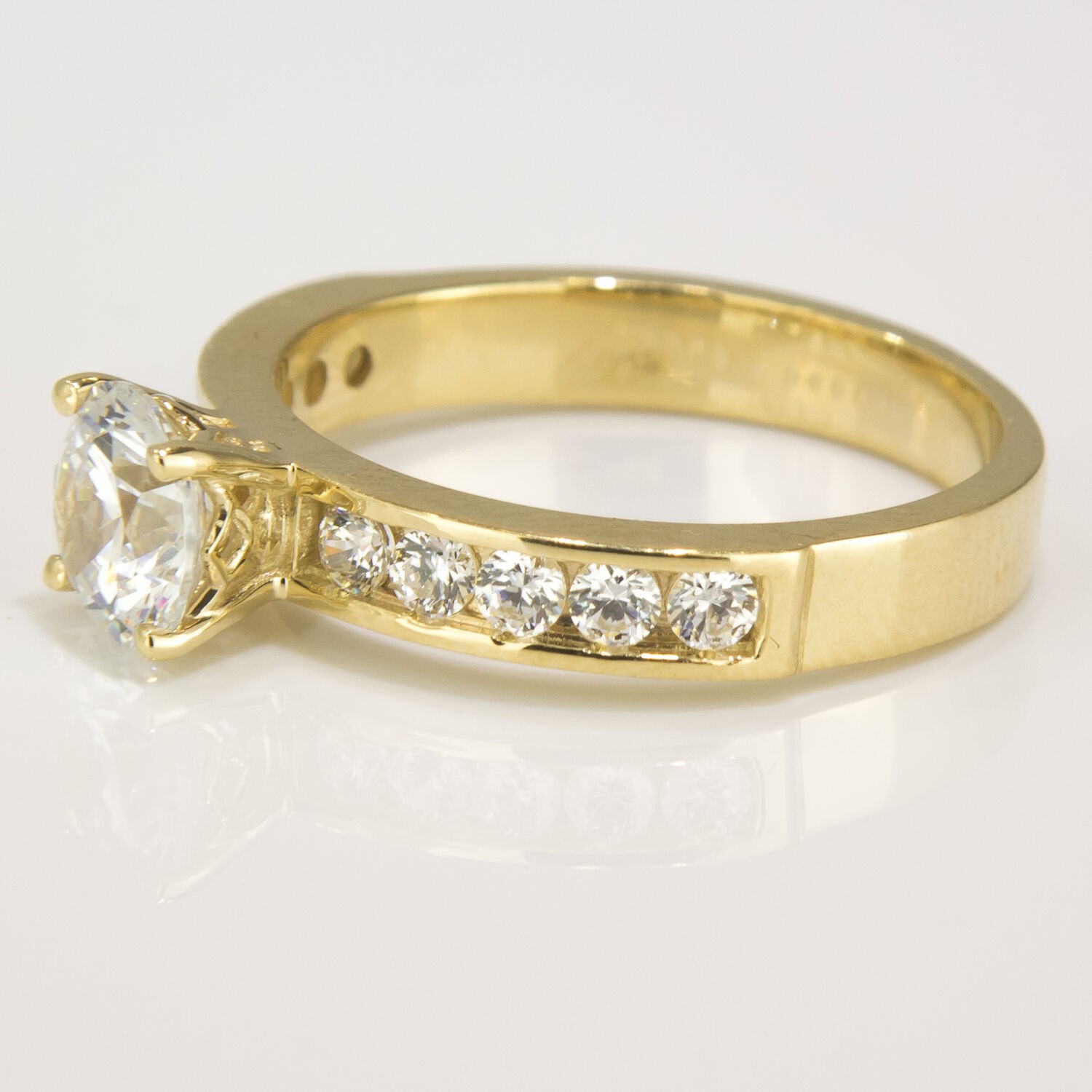 1 1/2 Carat H VS2-SI1 Ladies Diamond Engagement Ring Round Cut 18K Yellow Gold