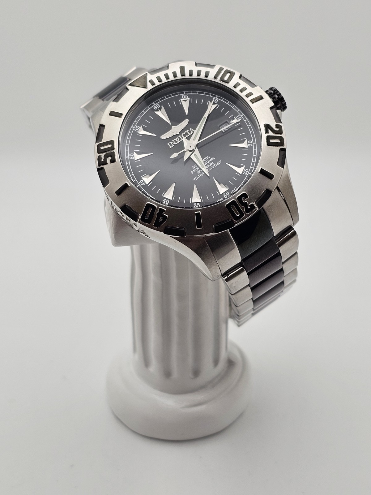 Neo-Vintage Invicta “OCEAN GHOST” Men Automatic Date Watch Black Dial Twotone