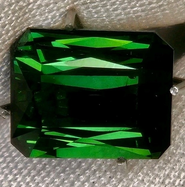 Natural Green Tourmaline 2.35ct Emerald Cut Deep Green 8.4×6.8mm Loose Gem