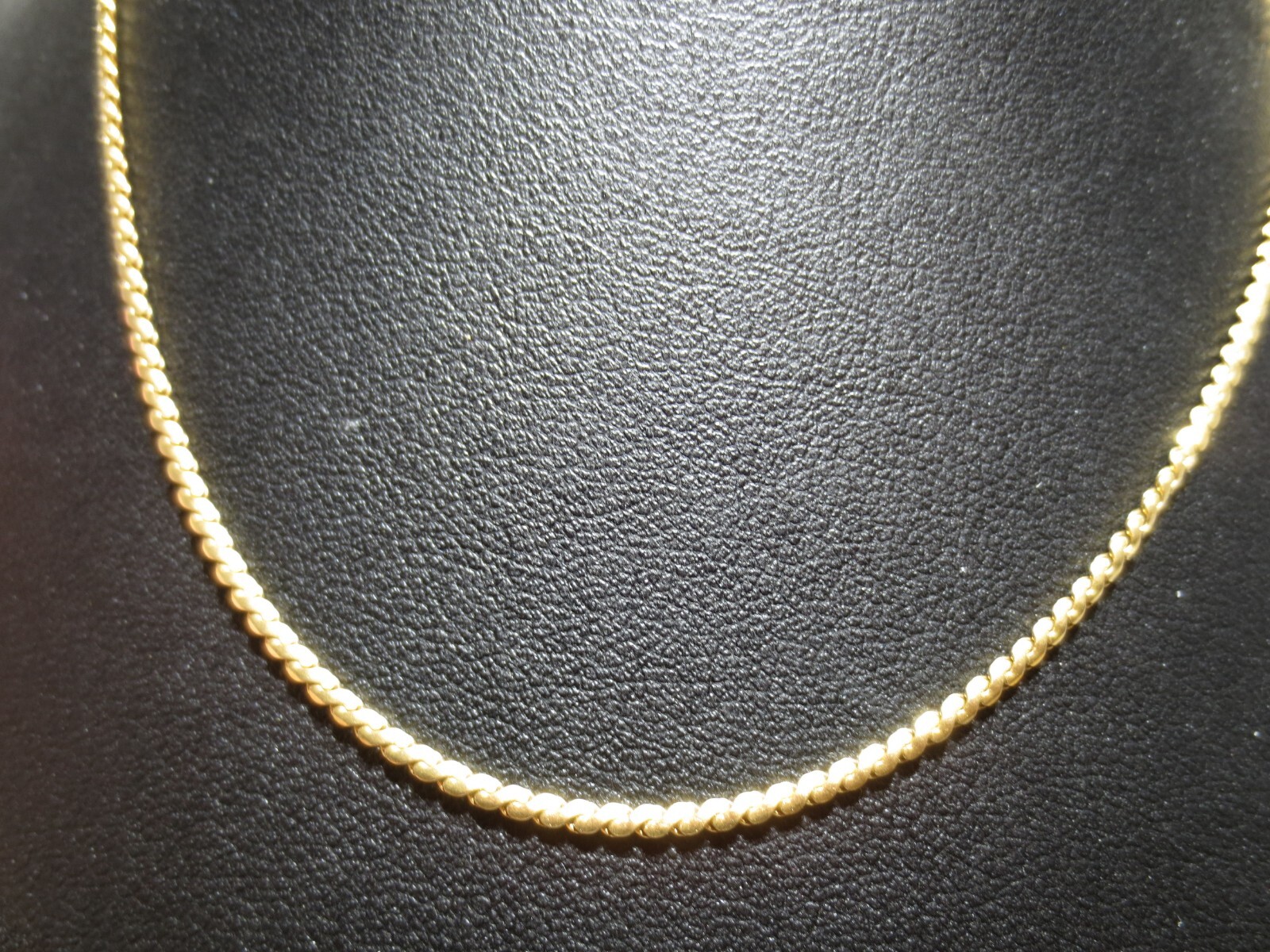 18K YG SERPENTINE LINK CHAIN 21″ LONG 1.81 MM WIDE 7.82 grams (A19901-5)