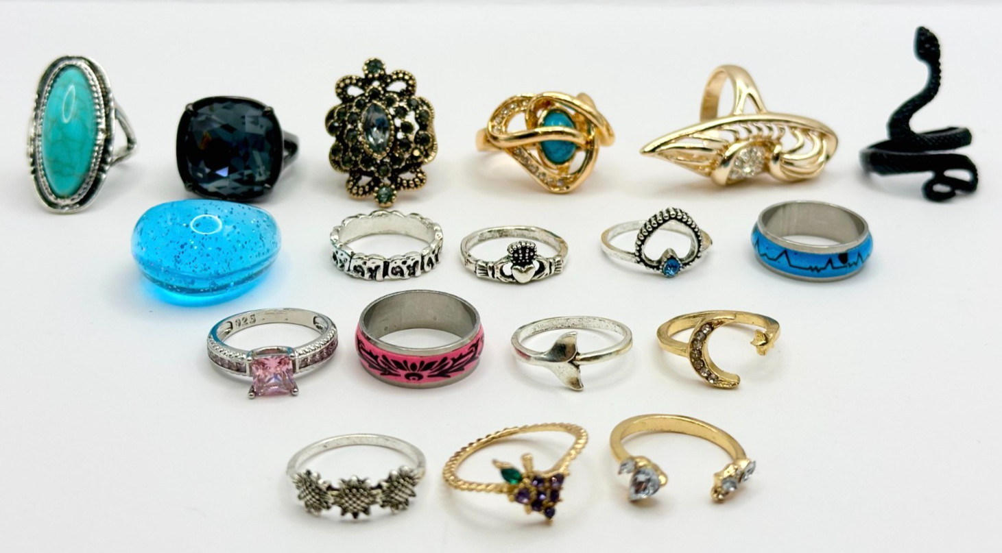 Lot of 18 Fashion Rings Sizes 6 to 6.5 1 Premier Design Contemporary R-45
