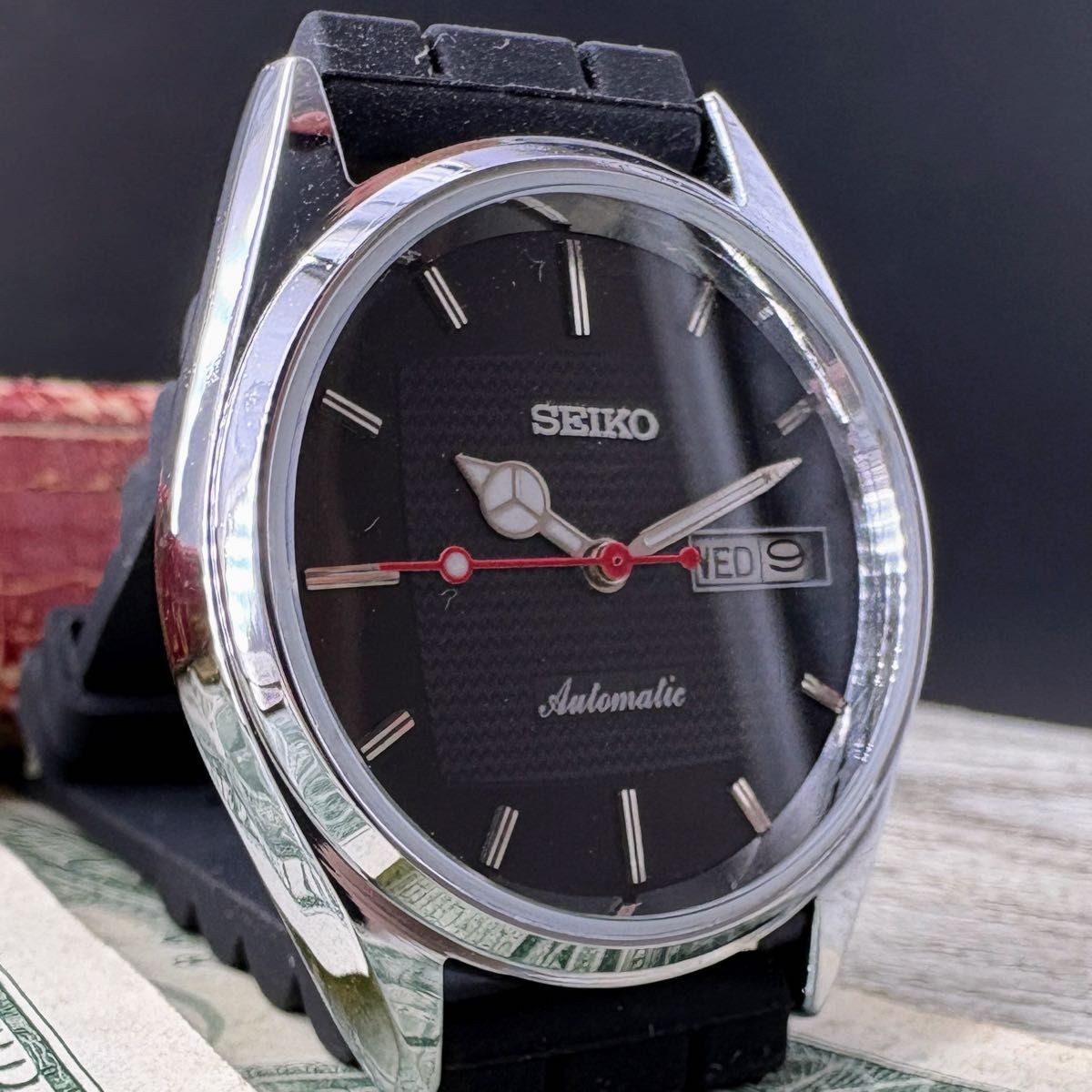 Seiko Vintage Automatic Men’s Watch Black Dial Day Date Skeleton Back Japan